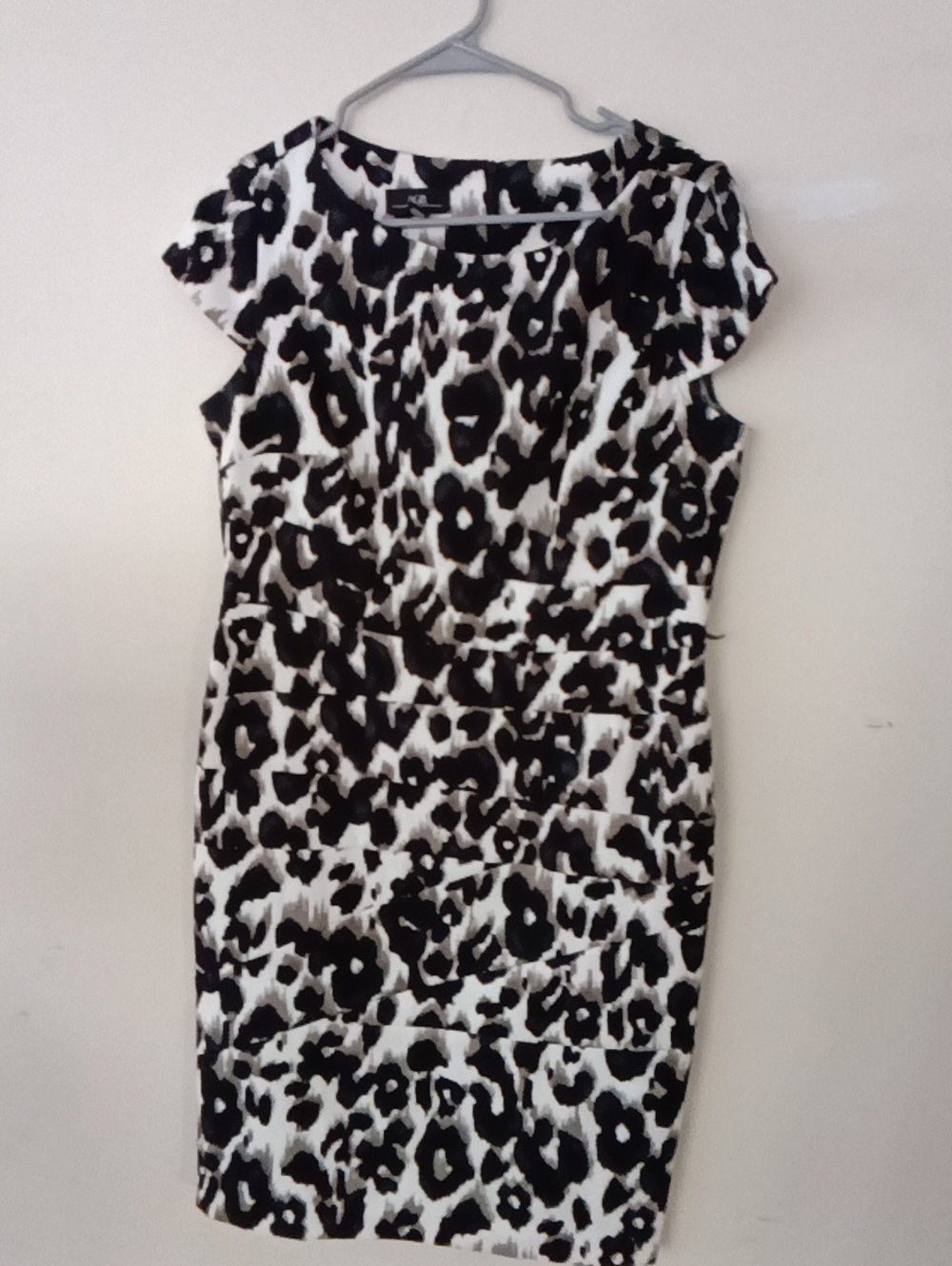 AGB Black and White Leopard Print Sheath Dress SIZE 14 NO BELT